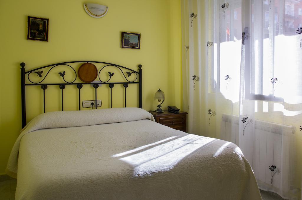 Hostal Algodon Palencia Exteriör bild